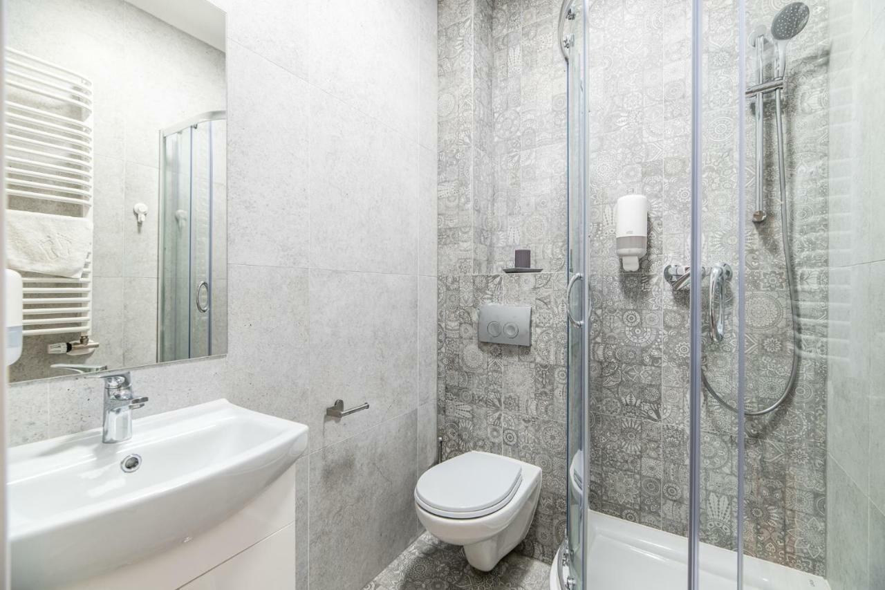 Lubomirskiego 23 Residence - Great Location, 10 Min To Main Square By Foot, Right Next To Main Rail And Bus Station Cracóvia Exterior foto