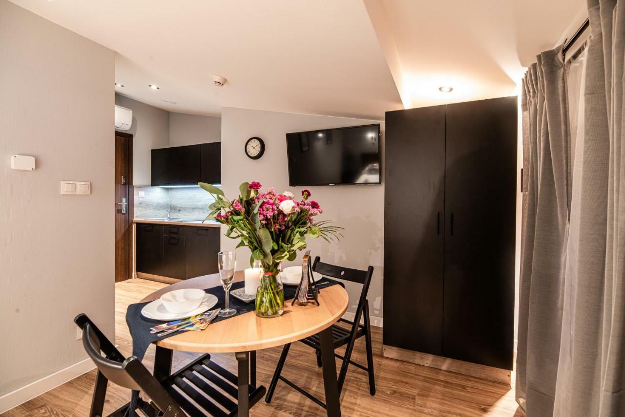 Lubomirskiego 23 Residence - Great Location, 10 Min To Main Square By Foot, Right Next To Main Rail And Bus Station Cracóvia Exterior foto