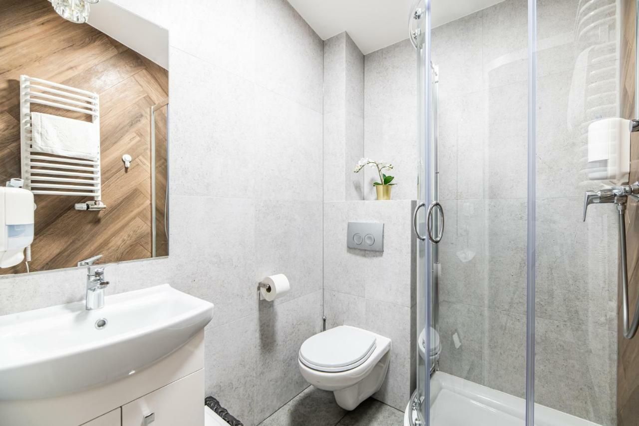 Lubomirskiego 23 Residence - Great Location, 10 Min To Main Square By Foot, Right Next To Main Rail And Bus Station Cracóvia Exterior foto